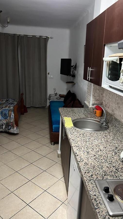 Studio Avec Piscine Et Wifi A Cabonegro Cabo Negro Eksteriør bilde