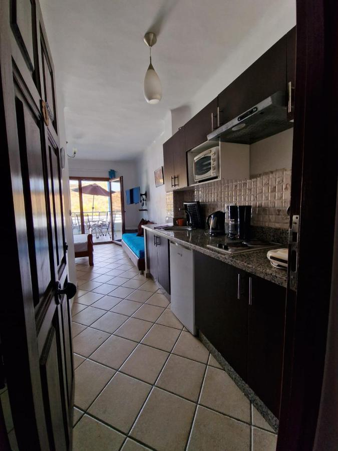 Studio Avec Piscine Et Wifi A Cabonegro Cabo Negro Eksteriør bilde